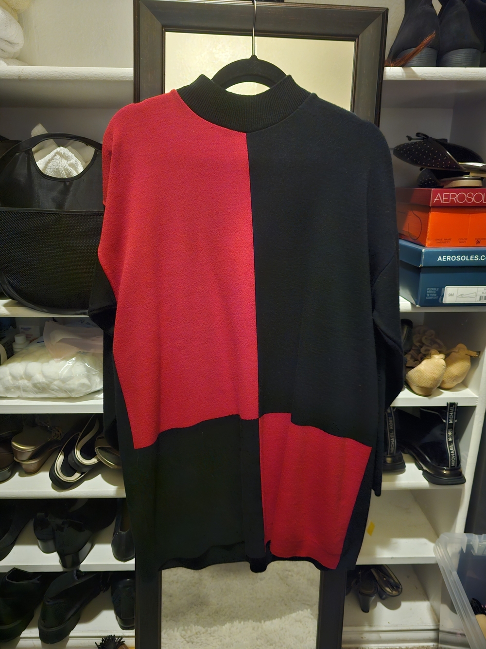 Women's Gorgeous  Colorblock Flattering Stretchy Quality Red and Black Sweater M